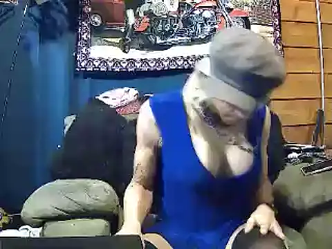 Snapshot of Brooke-lynn chatting on December 30, 2024, 7:04 am Brooke-lynn online show from December 30, 2024, 7:04 am