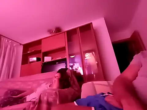 parejamlga58 online show from November 1, 2025, 6:46 pm