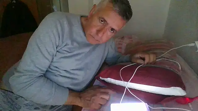 parejamlga58 online show from December 18, 2025, 2:43 pm