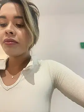 Snapshot of Emilia_Bakerr chatting on February 24, 2025, 6:15 pm Emilia Bakerr online show from February 24, 2025, 6:15 pm