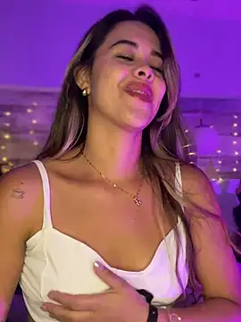 Snapshot of Emilia_Bakerr chatting on January 21, 2025, 8:43 pm Emilia Bakerr online show from January 21, 2025, 8:43 pm