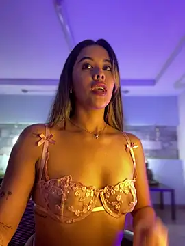 Snapshot of Emilia_Bakerr chatting on January 22, 2025, 9:32 pm Emilia Bakerr online show from January 22, 2025, 9:32 pm