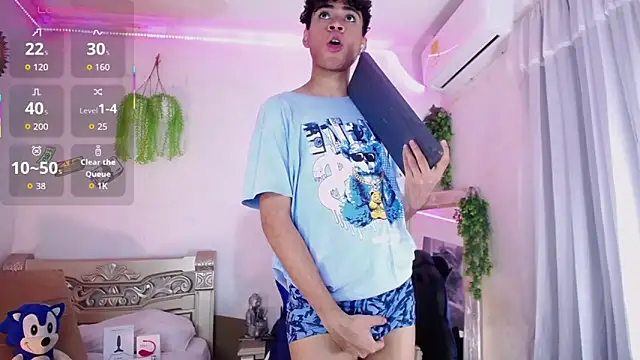 huge armound online show from October 15, 2025, 10:51 pm