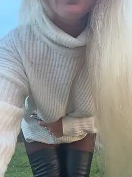 Marina- online show from November 3, 2025, 2:53 pm