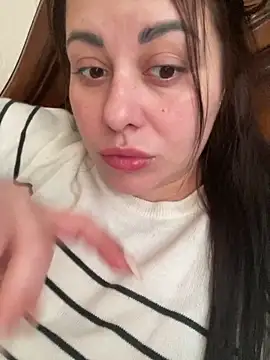 DaisyStreet online show from April 7, 2026, 3:52 am