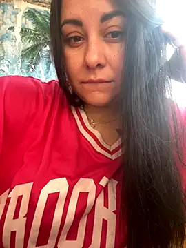 DaisyStreet online show from November 14, 2025, 10:52 am