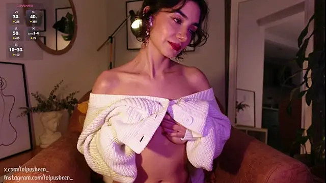 Snapshot of JulietteDee chatting on February 10, 2025, 10:19 pm JulietteDee online show from February 10, 2025, 10:19 pm