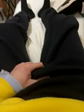 maurix9111 online show from November 17, 2025, 9:30 pm