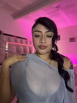 lucianaroy online show from July 31, 2026, 11:46 pm