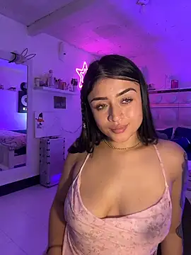 lucianaroy online show from June 26, 2026, 11:54 pm