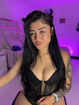 lucianaroy online show from July 17, 2026, 5:04 am