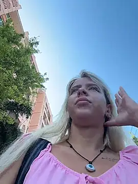 LikaCat online show from April 10, 2026, 1:45 am