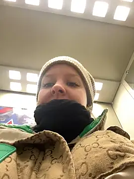 Snapshot of LikaCat chatting on February 1, 2025, 4:14 am LikaCat online show from February 1, 2025, 4:14 am