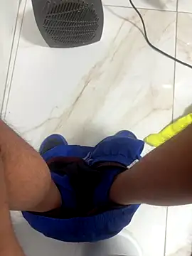 Snapshot of pino8787 chatting on November 7, 2025, 3:44 am pino8787 online show from November 7, 2025, 3:44 am