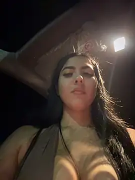 MarianaBenz online show from July 5, 2026, 4:19 am