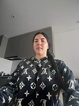 Snapshot of MarianaBenz chatting on February 17, 2026, 3:20 pm MarianaBenz online show from February 17, 2026, 3:20 pm