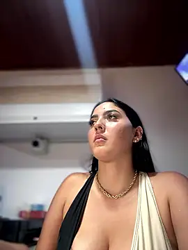 MarianaBenz online show from January 8, 2026, 11:44 pm