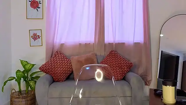 Snapshot of KristennBlue chatting on March 21, 2025, 7:57 pm KristennBlue online show from March 21, 2025, 7:57 pm