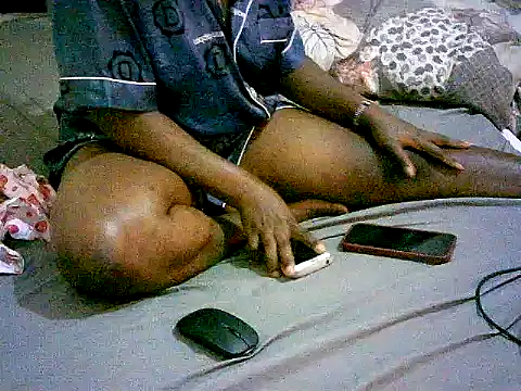 Snapshot of honeypotsweet chatting on February 11, 2026, 8:25 am honeypotsweet online show from February 11, 2026, 8:25 am