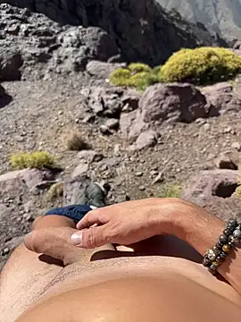 cagoulegrosse online show from October 12, 2025, 9:54 am