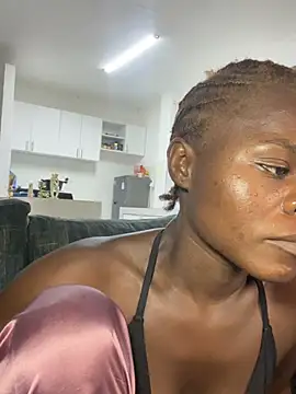 petiteebony 81 online show from February 11, 2026, 7:25 pm