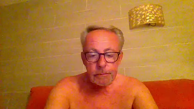 tuggy59 online show from June 3, 2026, 3:51 am