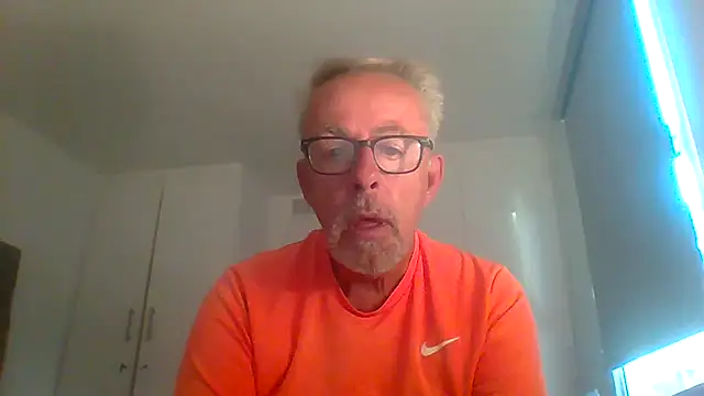 tuggy59 online show from September 22, 2025, 5:02 am