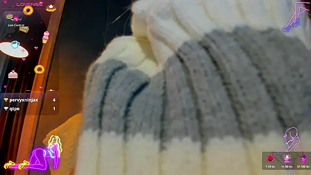 Snapshot of Sassy_Teen chatting on November 18, 2025, 10:18 am Sassy Teen online show from November 18, 2025, 10:18 am