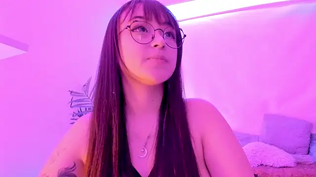 Gloomydoll online show from October 4, 2025, 4:52 pm