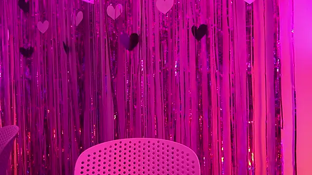 Snapshot of Gloomydoll chatting on February 14, 2026, 9:15 pm Gloomydoll online show from February 14, 2026, 9:15 pm