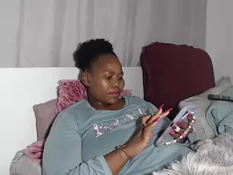 Real1SweetQueen online show from October 1, 2025, 9:07 pm