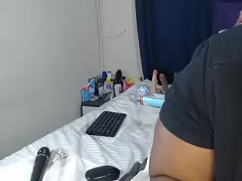 Snapshot of Real1SweetQueen chatting on December 13, 2025, 8:04 pm Real1SweetQueen online show from December 13, 2025, 8:04 pm