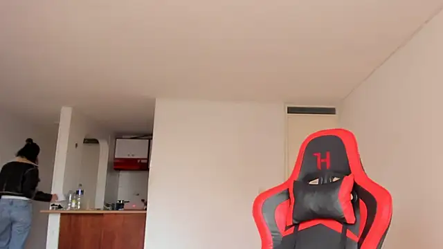 Snapshot of zoe_jeane_beker chatting on February 14, 2025, 9:32 pm zoe jeane beker online show from February 14, 2025, 9:32 pm