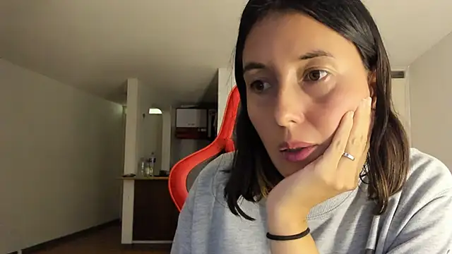 Snapshot of zoe_jeane_beker chatting on February 10, 2025, 11:23 pm zoe jeane beker online show from February 10, 2025, 11:23 pm