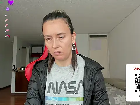 zoe jeane beker online show from May 19, 2026, 6:48 pm