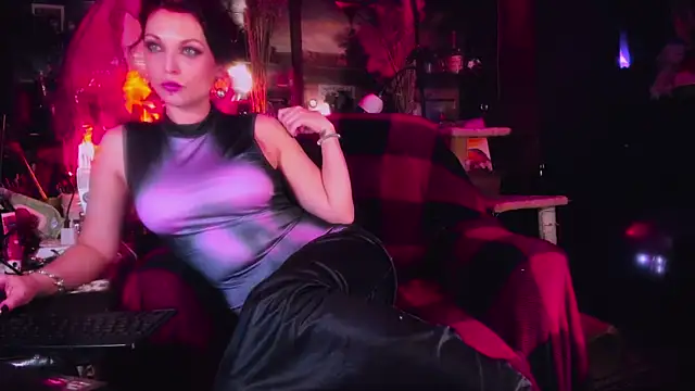 astarrot online show from April 4, 2026, 8:15 pm