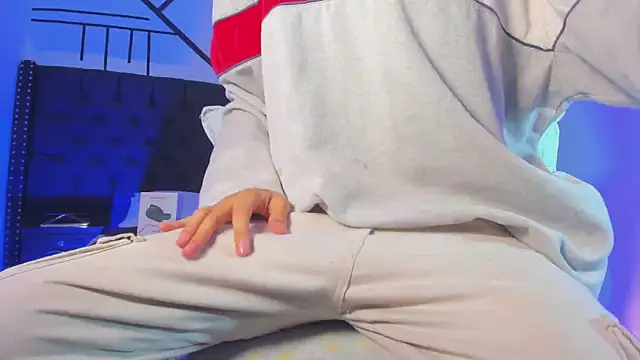 DereckCooperr online show from February 24, 2025, 10:14 pm