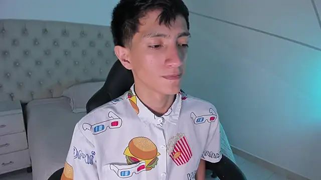 DereckCooperr online show from October 9, 2025, 9:15 pm