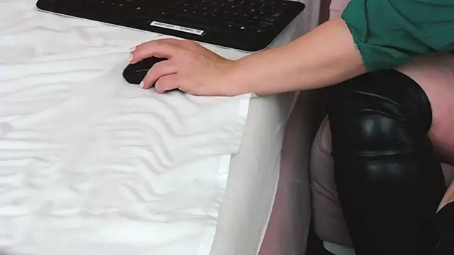 Snapshot of JudithCombs chatting on February 26, 2025, 9:55 am JudithCombs online show from February 26, 2025, 9:55 am