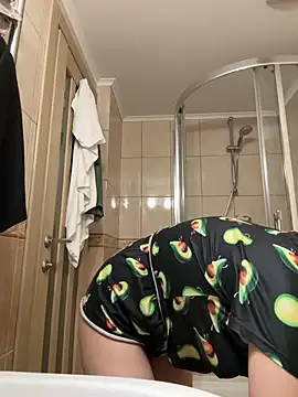 freiiaflower online show from October 12, 2025, 6:09 pm