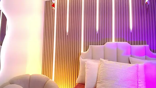 Katy Van online show from February 10, 2026, 9:03 pm