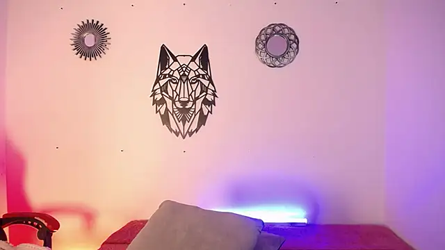 Katy Van online show from November 11, 2025, 8:58 pm