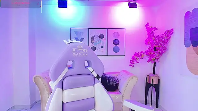 Isa reel online show from October 28, 2025, 7:46 pm