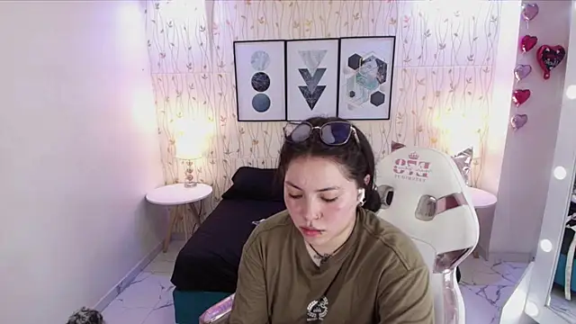 Snapshot of Isa_reel chatting on March 19, 2025, 7:49 pm Isa reel online show from March 19, 2025, 7:49 pm