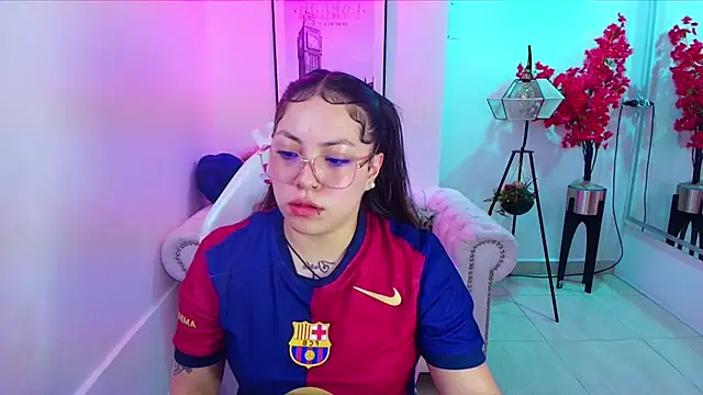 Snapshot of Isa_reel chatting on September 14, 2025, 12:38 pm Isa reel online show from September 14, 2025, 12:38 pm