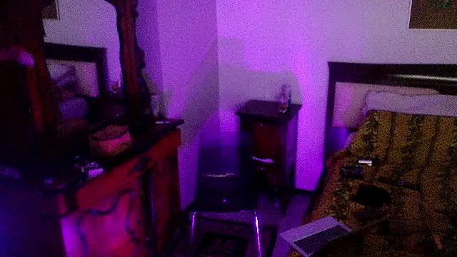Snapshot of CharlotteVixxens chatting on April 21, 2026, 12:56 am CharlotteVixxens online show from April 21, 2026, 12:56 am