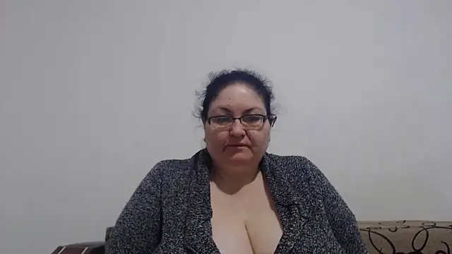Nykyxo online show from April 22, 2026, 3:35 am
