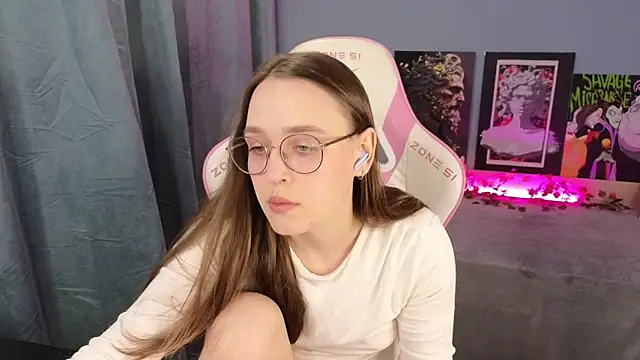 Snapshot of Sweet_frosti chatting on June 9, 2026, 2:56 am Sweet frosti online show from June 9, 2026, 2:56 am