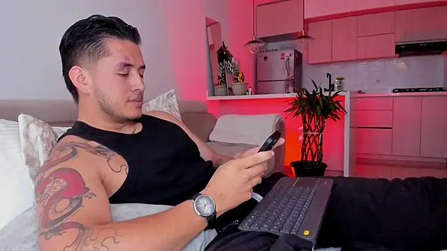 Chriskyle  online show from November 20, 2025, 12:50 pm