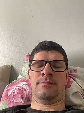 Juliano2289 online show from June 24, 2026, 2:04 pm
